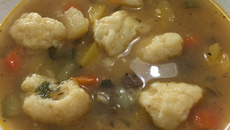 Sopa de legumes com massinha da minha vovó