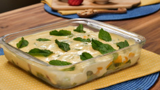 Bombom de travessa de salada de frutas