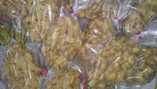 Pé de moleque com leite condensado 