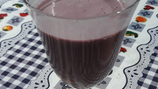 Pau na coxa (vinho com leite condensado)