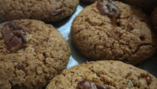Cookies de nozes e aveia
