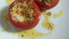 Tomates gratinados com ervas