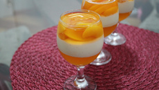 Creme de pêssego com gelatina