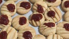 Biscoito amanteigado com goiabada