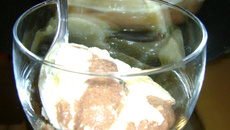 Mousse de brigadeiro com creme amarelo