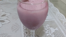 Batida de morango e vinho