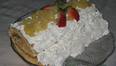 Rocambole de Abacaxi