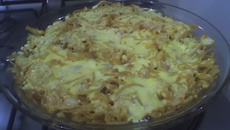 Macarrão e repolho gratinados