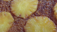 Bolo de abacaxi invertido