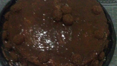 Bolo brigadeiro molhadinho (e sem farinha)