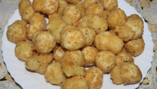 Bolinha de queijo rápida, fácil e econômica