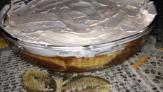 Charlote de chocolate com biscoito