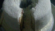 Bolo vulcão de creme de avelã com leite em pó