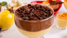 Bombom de travessa com mousse de maracujá