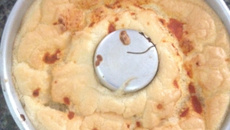 Omelete de forno simples em forma de bolo