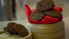 Cookies de chocolate e nozes