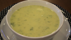 Sopa de agrião light saudável e gostosa