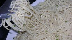 Macarrão ao molho branco (mingalê)