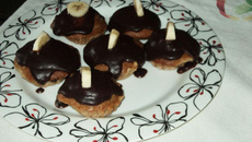 Bolinho de banana com cobertura de chocolate