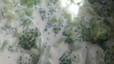 Brócolis ao molho branco