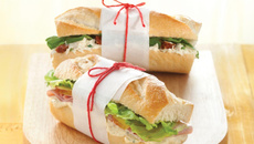 Sanduíche de presunto e gorgonzola