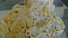 Talharim com atum e creme de leite