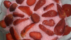 Mousse de morango bem fácil