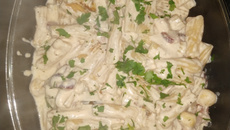 Macarrão ao molho branco na panela de pressão