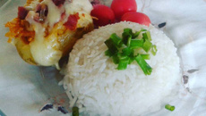 Batata recheada com frango e bacon