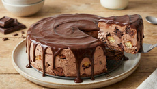 Torta com panetone de chocolate