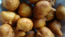 Bolinhos de queijo (parecido com bolinho de chuva)