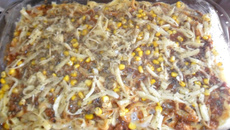 Macarrão gratinado com carne moída