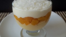 Sobremesa dois cremes e pêssego