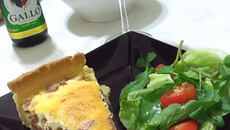 Quiche de mussarela com calabresa