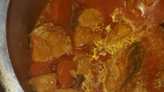 Frango com batata cozido na panela de pressão