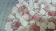 Torta de suspiro com morango