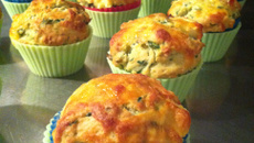 Muffin de espinafre e queijo feta