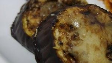 Salada morna de berinjela ao balsâmico