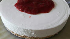 Cheesecake de morango tradicional