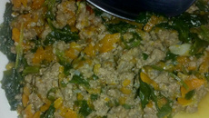 Carne moída com cenoura e espinafre