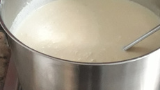 Sopa de alho poró com frango