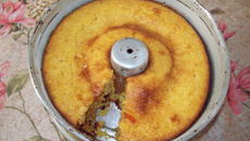Bolo de milharina com goiabada