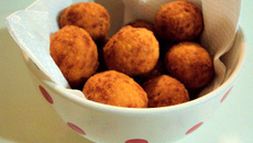 Bolinha de queijo fácil