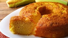 Bolo de milho verde de lata vegano e sem glúten (sem leite de vaca, sem ovo e sem farinha de trigo)