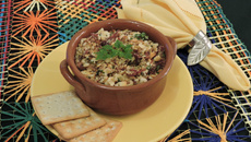 Farofa de carne seca e cream crackers