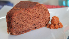 Bolo de chocolate com iogurte de liquidificador