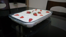 Torta de morangos com merengue