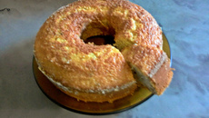 Bolo de coco e fubá