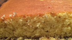 Bolo de fubá com erva-doce