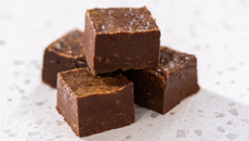 Paçoca de amendoim e chocolate meio amargo